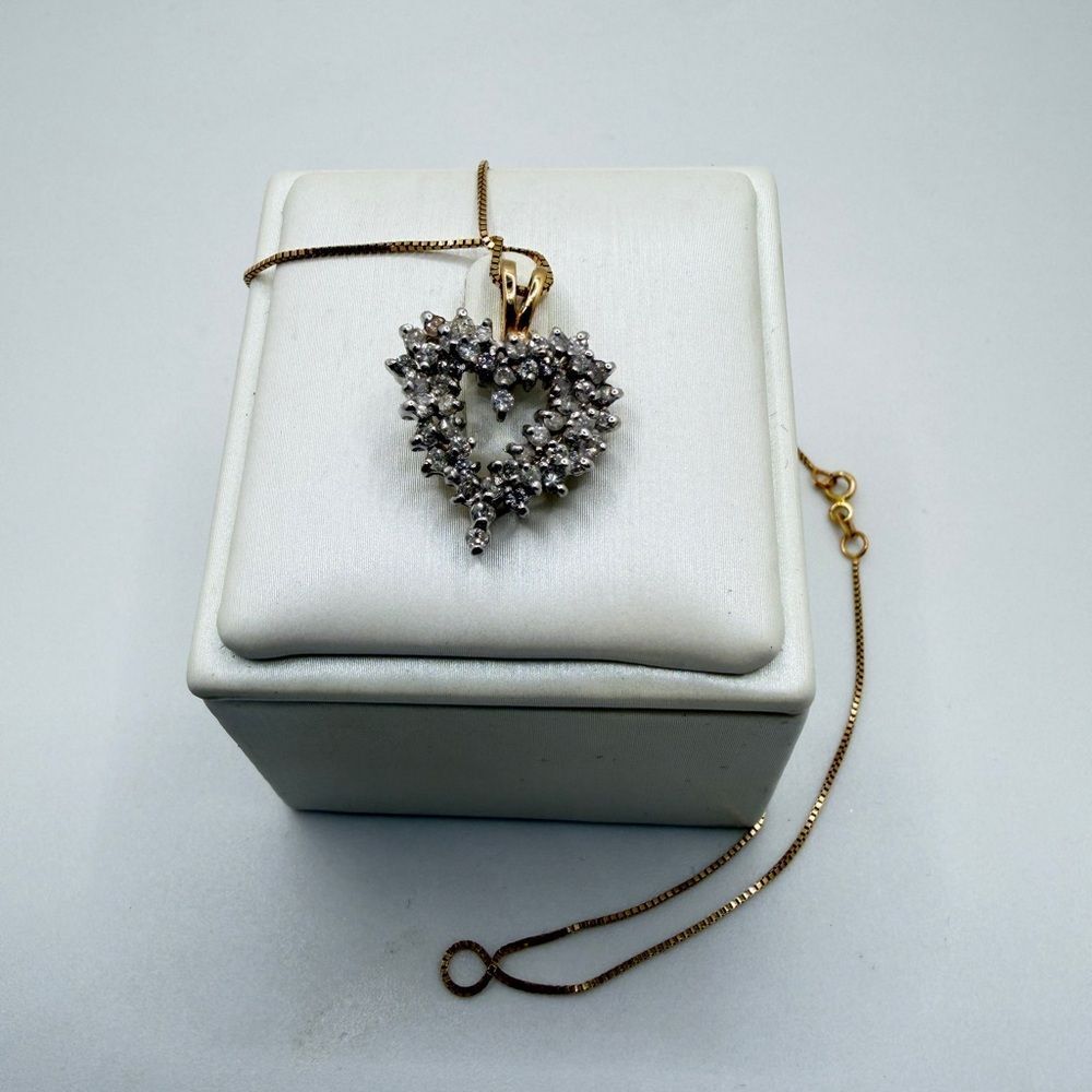 20" VTG 14kt Yellow Gold Heart pendant w/ diamond cluster pendant necklace!